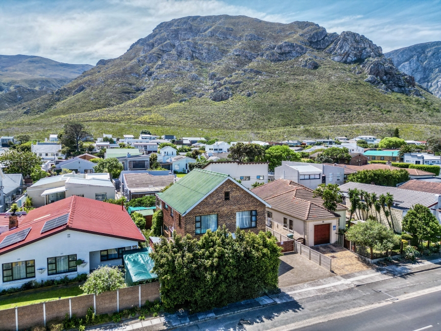5 Bedroom Property for Sale in Voelklip Western Cape